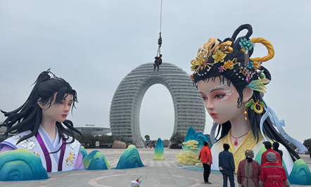 南太湖新春灯会主灯组安装现场