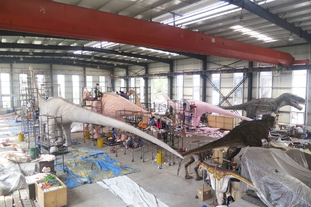 定制大型恐龙制作现场