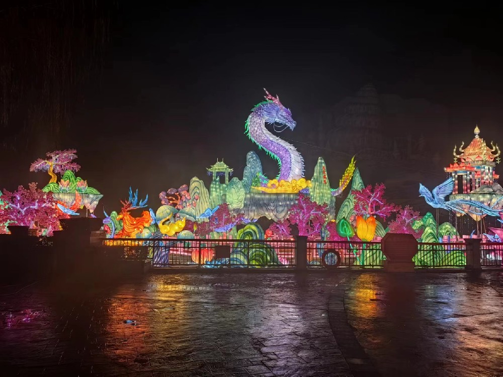 央视特别报道我司设计制作的泰安方特巨龙